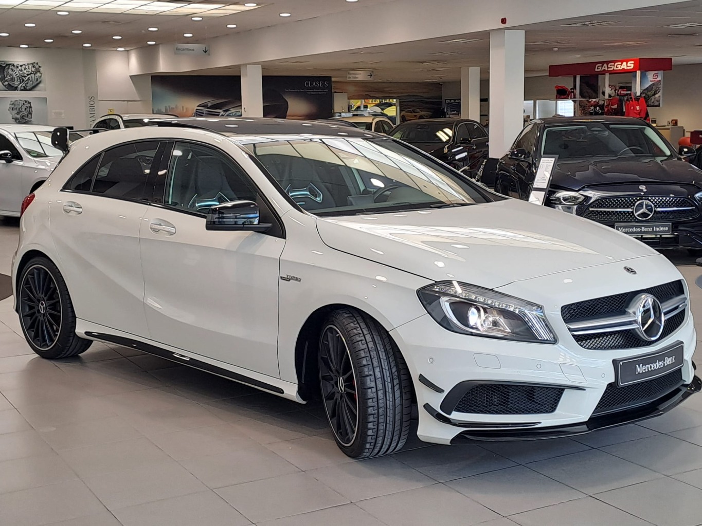 MERCEDES A 45 AMG 4 MATIC